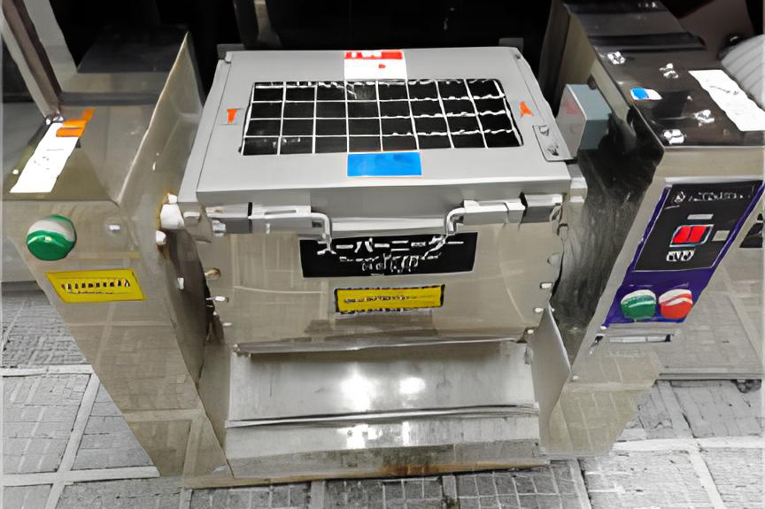 スーパーニーダー